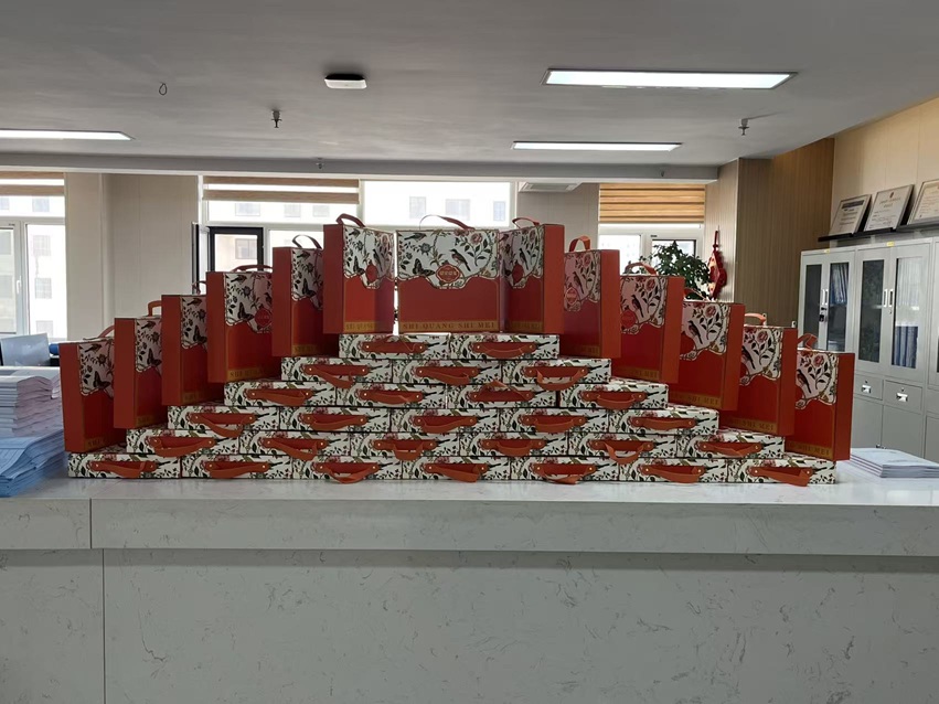 雙節(jié)同慶暖人心 歡聚一堂凝合力 甘肅信合工程設計有限公司 甘肅恒達工程檢測有限公司 雙節(jié)福利發(fā)放暨員工聚餐活動圓滿舉行